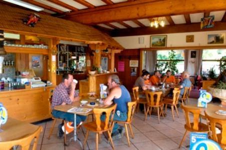 Hotel-Buffet De La Gare Chateau-d'Oex Εξωτερικό φωτογραφία